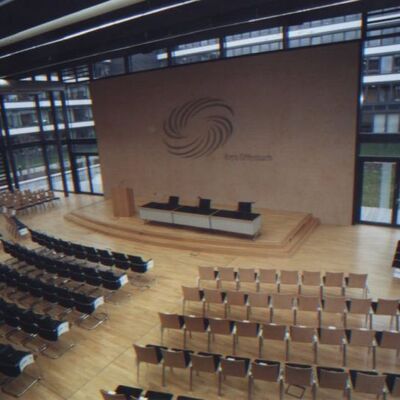 Bild vergr&ouml;&szlig;ern: Konferenzraum Plenarsaal