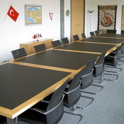 Bild vergr&ouml;&szlig;ern: Konferenzraum Usak