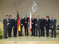 Deutsche und polnische Politiker fereun sich gemeinsam über die Partnerschaft zwischen den Kreis Offenbach und dem Kreis Radomsko.