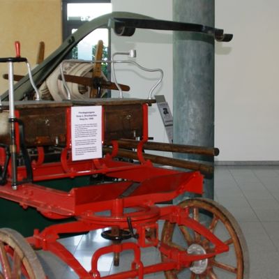 Altes Löschfahrzeug im Feuerwehrmuseum Dietzenbach.