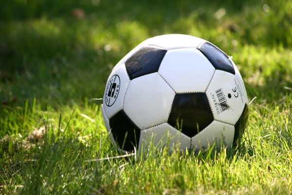 Bild vergr&ouml;&szlig;ern: Fußball