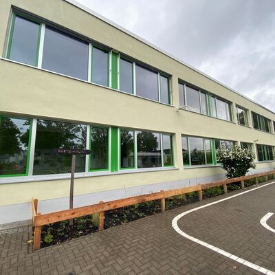 Bild vergr&ouml;&szlig;ern: Alfred-Delp-Schule - Neue Fassade