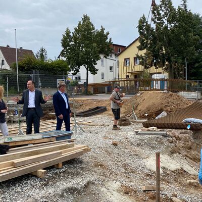 Bild vergr&ouml;&szlig;ern: Besichtigung der Baustelle