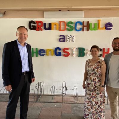 Bild vergr&ouml;&szlig;ern: Zu Besuch in der Grundschule am Hengstbach
