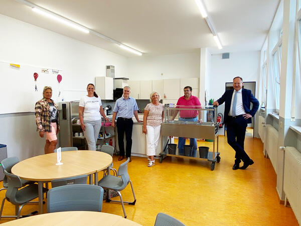 Gruppenfoto beim Besuch an der Walinusschule Seligenstadt 