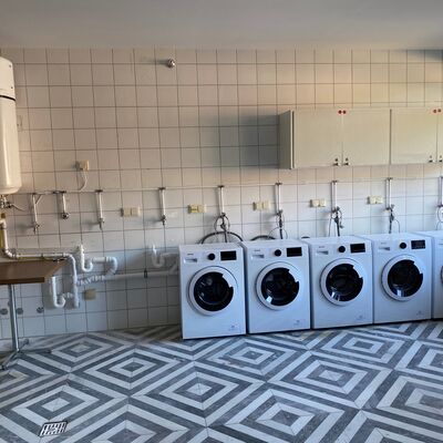 Waschmaschinenraum in der Gemeinschaftsunterkunft in Obertshausen.