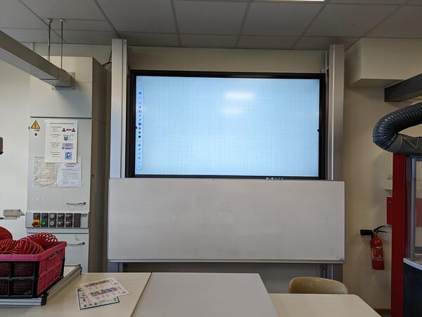Foto vom Smartboard in der Weibelfeldschule in Dreieich.