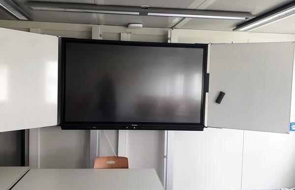 Foto vom Smartboard im Friedrich-Ebert-Gymnasium in Mühlheim.