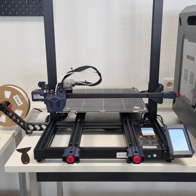 Für die kreativen Arbeiten stehen verschiedene 3D-Drucker bereit.