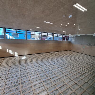 Bild vergr&ouml;&szlig;ern: Vierte Grundschule Heusenstamm - Sporthalle