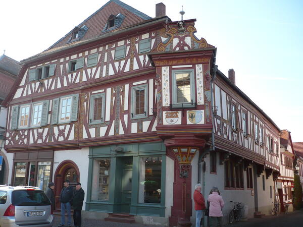 Einhardhaus