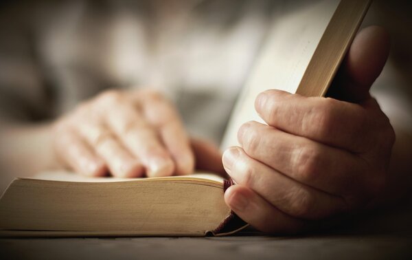 Aufgeschlagenes Buch