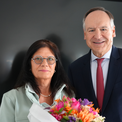 Bild vergr&ouml;&szlig;ern: Dankeschön Voraushelfer: Landrat und Margret Hüter