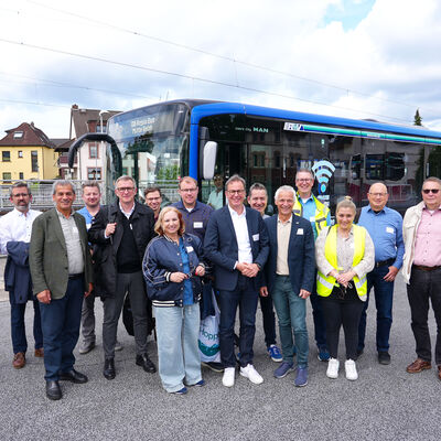 Bild vergr&ouml;&szlig;ern: Kreisbereisung ÖPNVenture: Gruppenfoto Gruppe 1