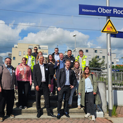 Bild vergr&ouml;&szlig;ern: Kreisbereisung ÖPNVenture: Gruppenfoto Gruppe 2