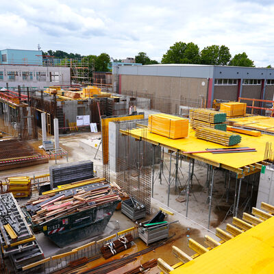 Bild vergr&ouml;&szlig;ern: Sterntalerschule Dietzenbach: Baustelle von oben