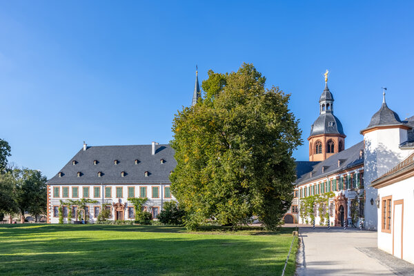 Klosterwiese mit Prälatur
