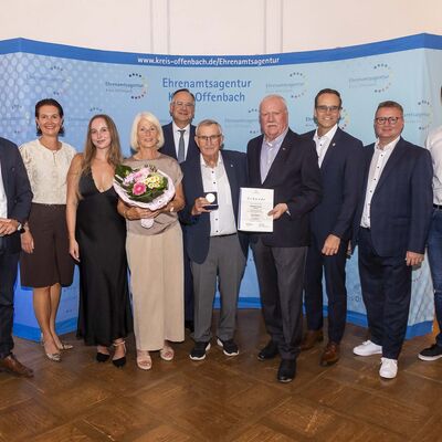 Bild vergr&ouml;&szlig;ern: Auszeichnung Sportplakette - Waldemar Fischer