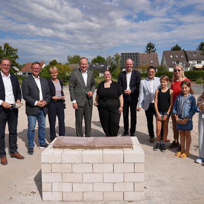 Grundsteinlegung Albert-Schweitzer-Schule Neu-Isenburg Gruppenfoto