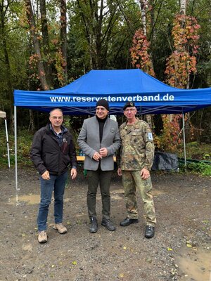 Gruppenbild zur Freigabe der Strecke für den Leistungsmarsch